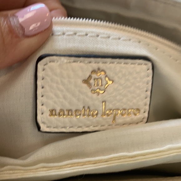 Nanette Lepore white wristlet, cross body bag - Picture 11 of 11